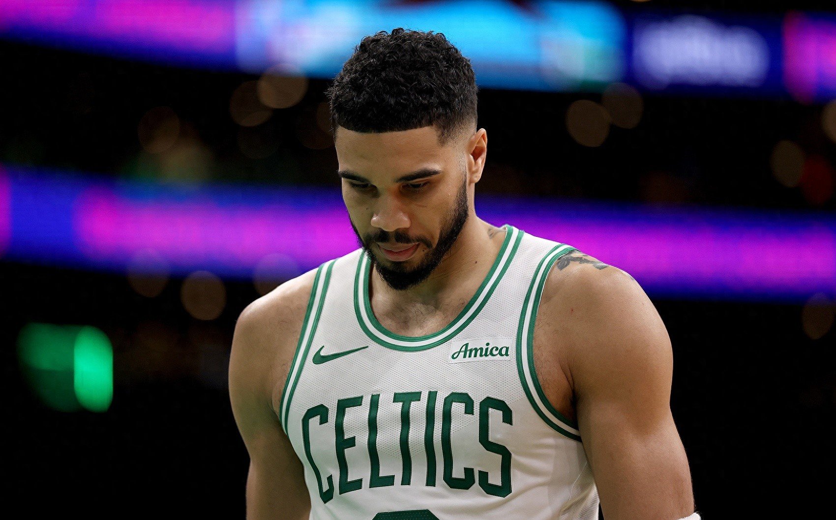  IG不断突破！，塔图姆连续十场比赛得分超过领先优势明显再创辉煌时刻