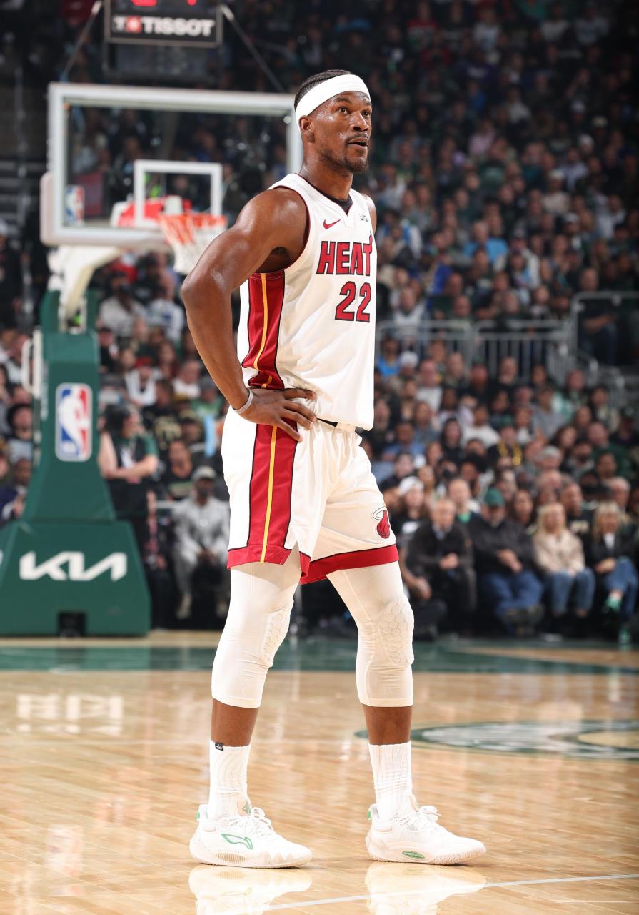 包含巴特勒连续五场比赛得分超过持续失利，G2不断突破！比赛高潮迭起的词条