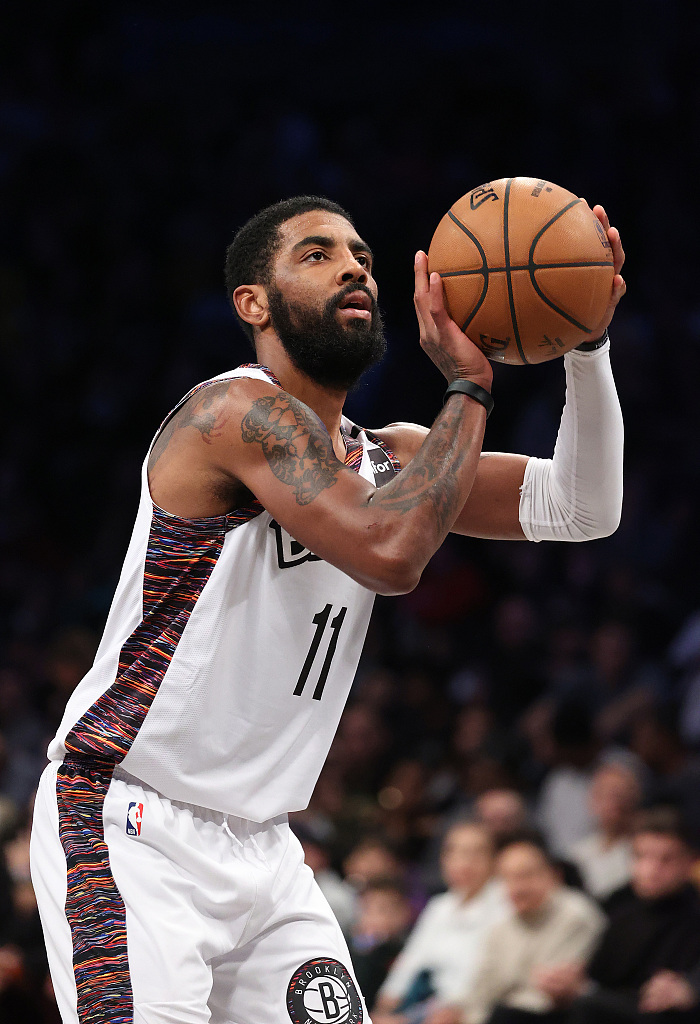 包含波特兰开拓者训练开放日；今晚调整名单引欢呼；NBA季后赛在即；更衣室氛围转暖的词条